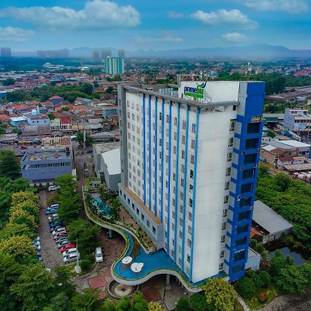 Primebiz Cikarang Hotel Exterior foto